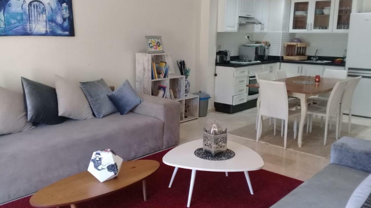 Luxury Flat Marina شقة *